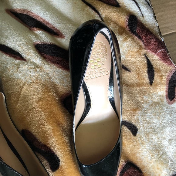 New Vince camuto shoes - Picture 3 of 3